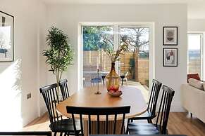 The Wembley Park Secret - Spacious 3bdr Flat With Terrace