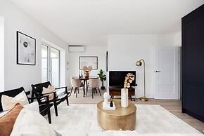 The Wembley Park Corner - Classy 2bdr Flat With Balcony