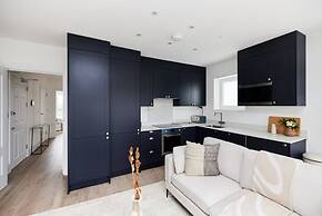 The Wembley Park Corner - Classy 2bdr Flat With Balcony