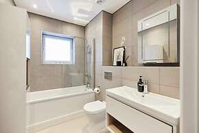 The Wembley Park Corner - Classy 2bdr Flat With Balcony