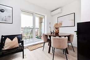 The Wembley Park Corner - Classy 2bdr Flat With Balcony