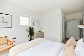 The Wembley Park Corner - Classy 2bdr Flat With Balcony