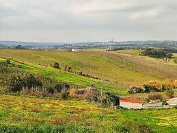 Cozy Vacation Rental in Peaceful Peral, Portugal