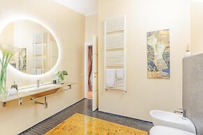 Casa Elo in Lucca With 1 Bedrooms and 1 Bathrooms