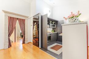 Casa Elo in Lucca With 1 Bedrooms and 1 Bathrooms