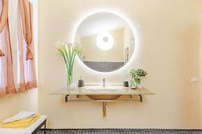 Casa Elo in Lucca With 1 Bedrooms and 1 Bathrooms