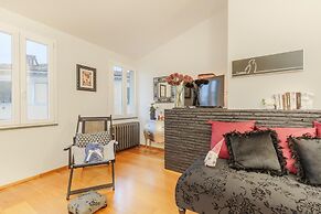 Casa Elo in Lucca With 1 Bedrooms and 1 Bathrooms