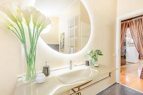 Casa Elo in Lucca With 1 Bedrooms and 1 Bathrooms