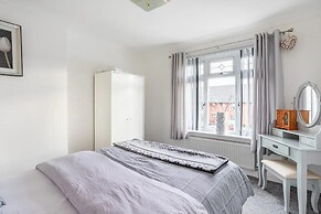 Captivating 2-bed House in Hamilton With Jacuzzi