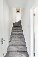 Captivating 2-bed House in Hamilton With Jacuzzi