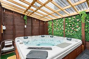 Captivating 2-bed House in Hamilton With Jacuzzi