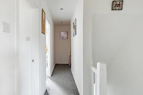 Captivating 2-bed House in Hamilton With Jacuzzi