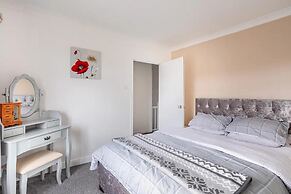 Captivating 2-bed House in Hamilton With Jacuzzi