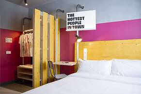 room00 Valencia Hostel