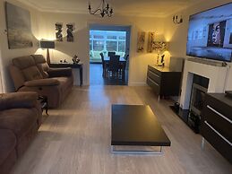 Remarkable 3-bed House in Netley Abbey Southampton