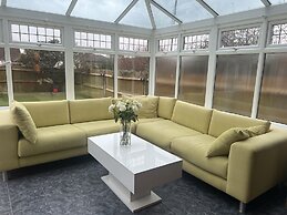 Remarkable 3-bed House in Netley Abbey Southampton