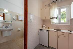 Irene Hotel - Beachfront