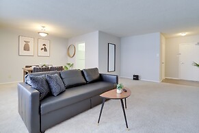 Stylish Condo Crystal City with Gym