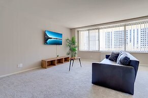 Stylish Condo in Crystal City
