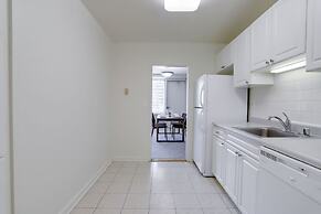 Stylish Condo in Crystal City