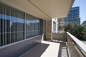 Stylish Condo in Crystal City