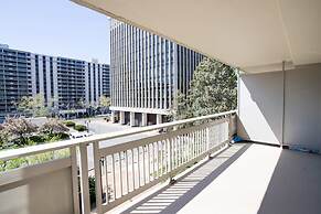 Stylish Condo in Crystal City