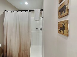 Mama Bear Lodge by Taylor Made Deep Creek