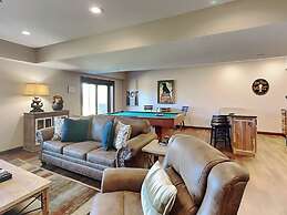 Mama Bear Lodge by Taylor Made Deep Creek