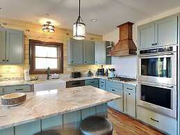 Mama Bear Lodge by Taylor Made Deep Creek