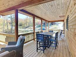 Mama Bear Lodge by Taylor Made Deep Creek
