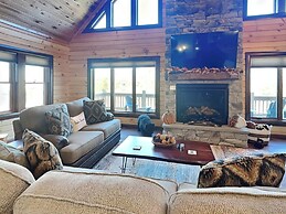 Mama Bear Lodge by Taylor Made Deep Creek