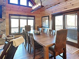 Mama Bear Lodge by Taylor Made Deep Creek