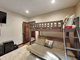 Mama Bear Lodge by Taylor Made Deep Creek