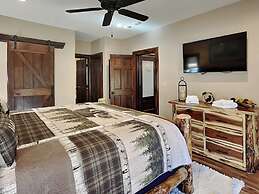 Mama Bear Lodge by Taylor Made Deep Creek