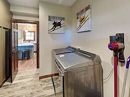 Mama Bear Lodge by Taylor Made Deep Creek