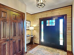 Mama Bear Lodge by Taylor Made Deep Creek