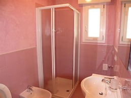 Roby A in Bibione With 1 Bedrooms and 1 Bathrooms