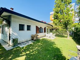 Rose in Bibione With 3 Bedrooms and 1 Bathrooms