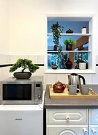 Charming Home Near Gatwick Airport