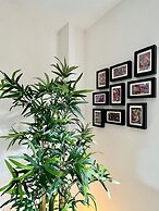 Charming Home Near Gatwick Airport