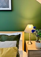 Charming Home Near Gatwick Airport