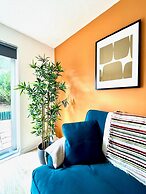 Charming Home Near Gatwick Airport