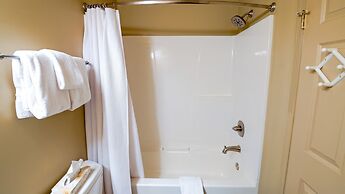 Thunder Ridge by Fernie Lodging CO