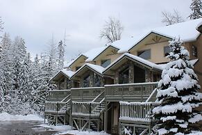 Thunder Ridge by Fernie Lodging CO