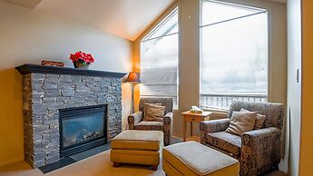 Thunder Ridge by Fernie Lodging CO