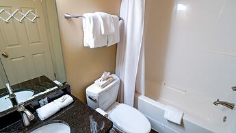 Thunder Ridge by Fernie Lodging CO