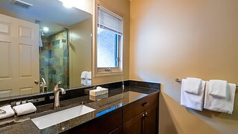 Thunder Ridge by Fernie Lodging CO