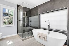 Cahuenga Park by Avantstay Hollywood Hills Home