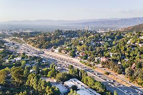 Cahuenga Park by Avantstay Hollywood Hills Home