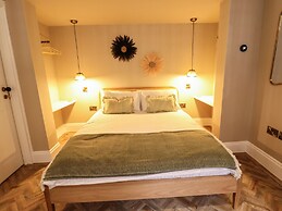 17 Union Road Basement